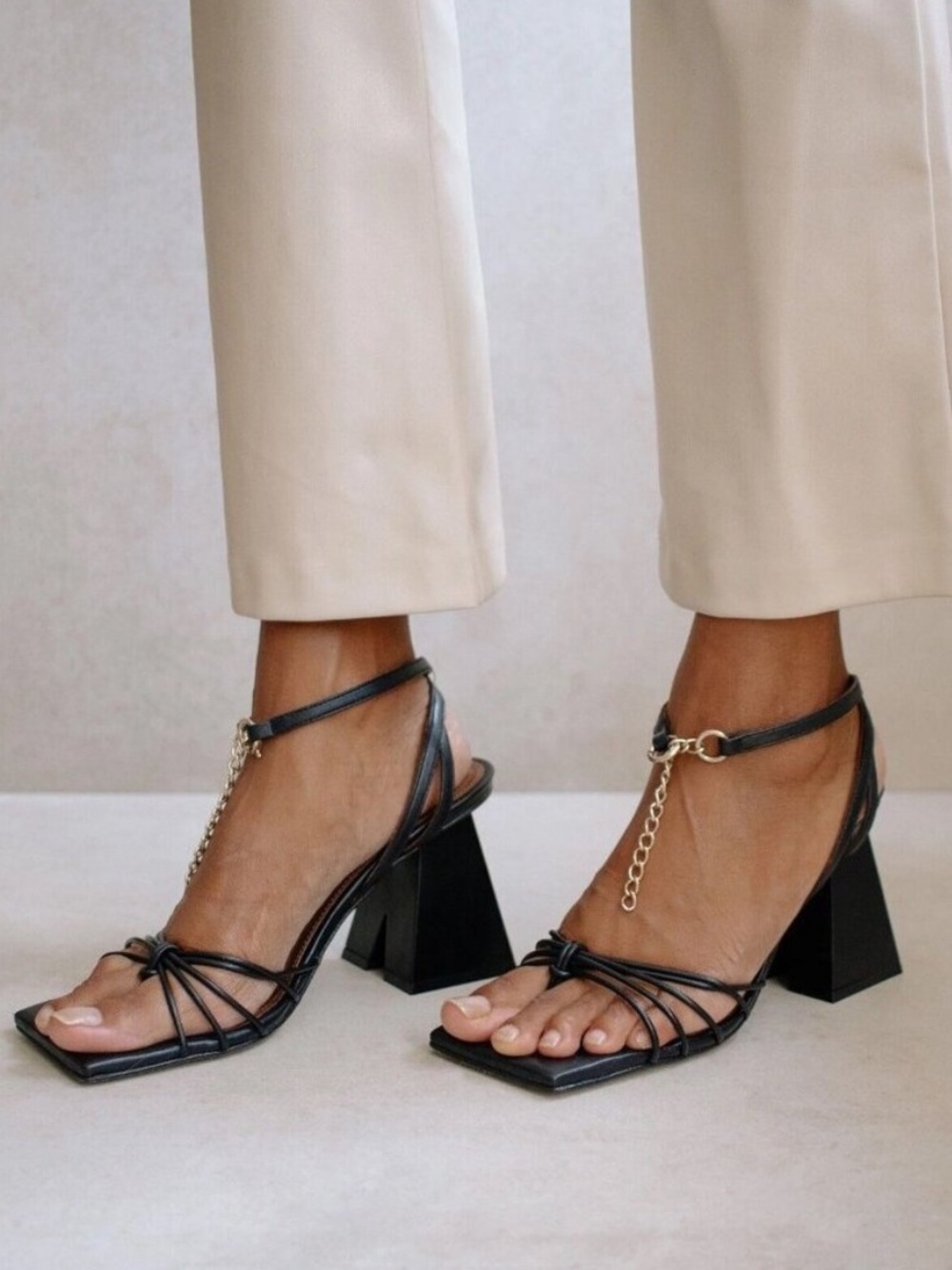 ALOHAS Cactus Sandals Total Black with Leather Chain Size 9
